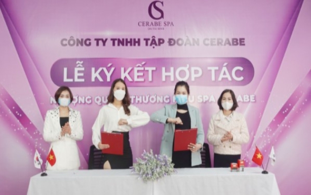 Lễ kí kết hợp tác toàn diện giữa Chuỗi nhượng quyền thương hiệu Spa Cerabe và Chủ Spa Nguyễn Thị Tuyết